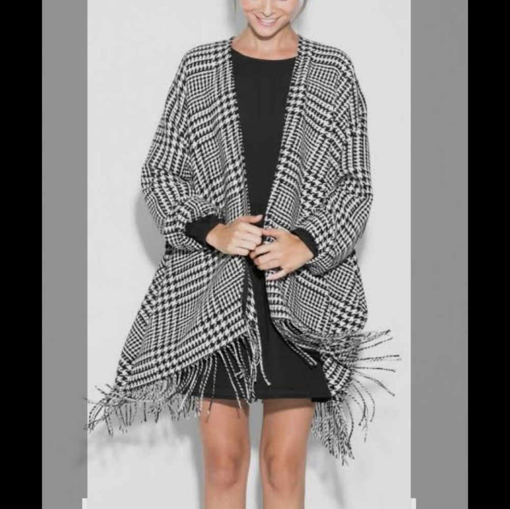 MNG Collection Black&White Houndstooth Open front jacket w/ fringe One Size EUC